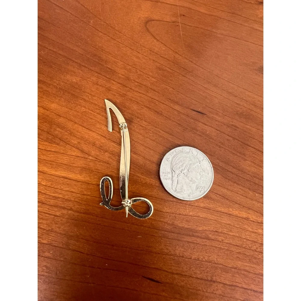 Vintage Gold Tone Script Initial L Brooch Pin Cursive Letter Monogram Accessory